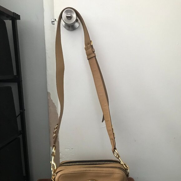 Marc Jacobs The Softshot 21 Crossbody Women's Beige Leather Shoulder Bag - Picture 3 of 14